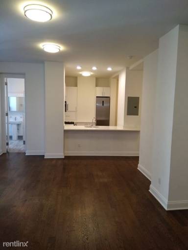 Main picture of 200 W 58th St