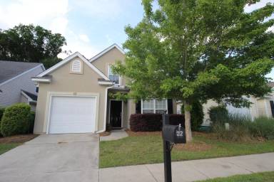 Main picture of 22 Gables Ln