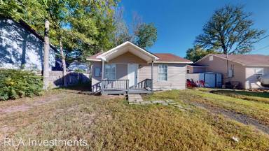 Main picture of 207 N 1st St