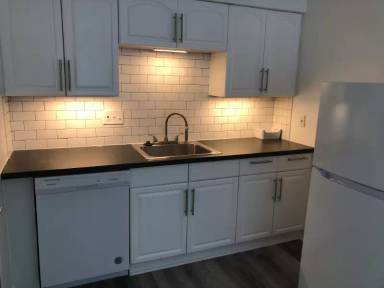 Main picture of 1660 Llanfair Ave