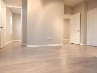 Main picture of 32 Brinkerhoff St
