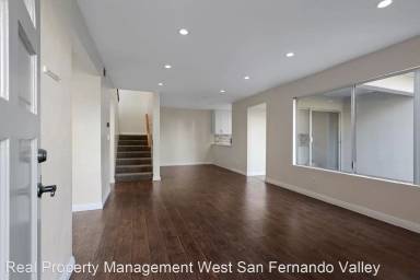 Main picture of 18512 Mayall St