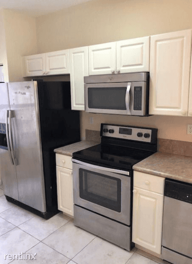 Main picture of 4903 SW 140th Ter
