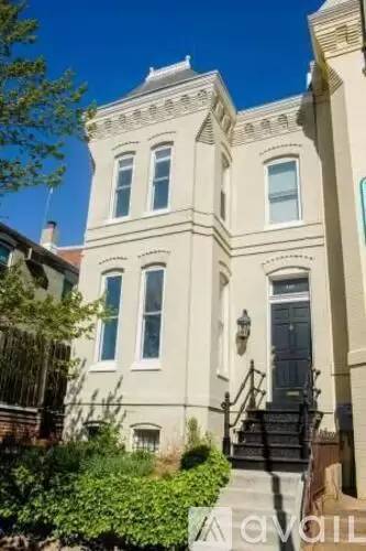 Main picture of 302 4th St SE