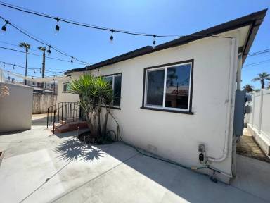 Main picture of 4356 1/2 39th St