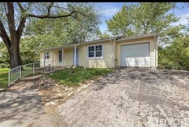 Main picture of 3 Plum Tree Dr