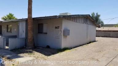 Main picture of 917 E Spence Ave