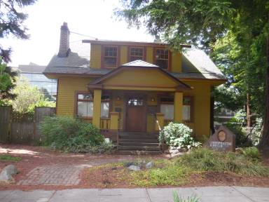 Main picture of 5517 N Commercial Ave