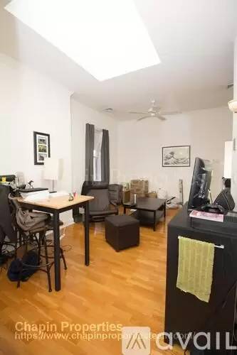 Main picture of 7 Harvard Sq