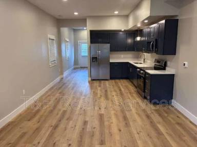 Main picture of 529 N Highland Ave