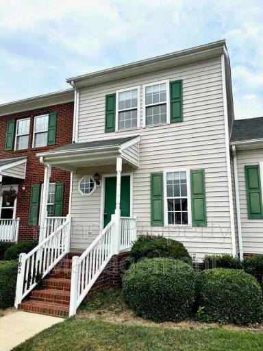 Main picture of 102 Promenade Ct