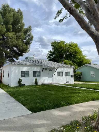 Main picture of 4683 N E St