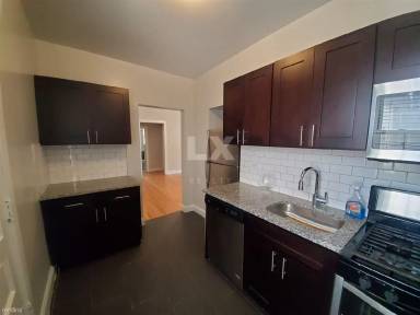 Main picture of 1443 W Lunt Ave