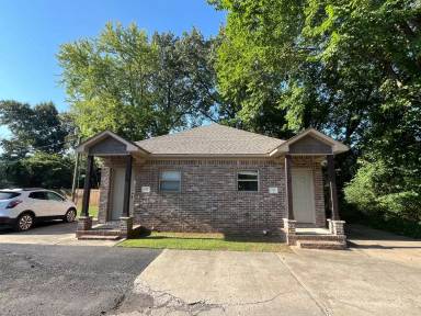 Main picture of 214-220 Tyler Rd