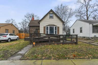 Main picture of 239 White City Blvd