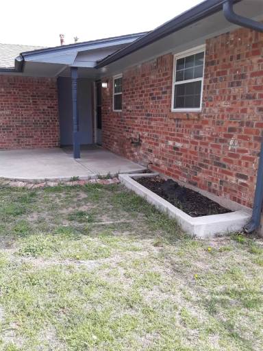 Main picture of 1424 N Bradley Ave