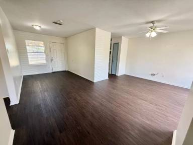 Main picture of 15210 Oaks West Dr