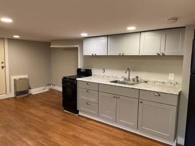 Main picture of 60 W Broadway