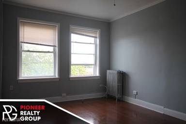 Main picture of 6930,6954,6971,6975 N Greenview Ave Apartments