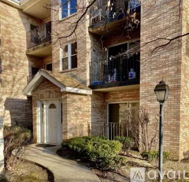 Main picture of 5419 N Milwaukee Ave