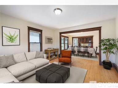 Main picture of 2520 Hennepin Ave