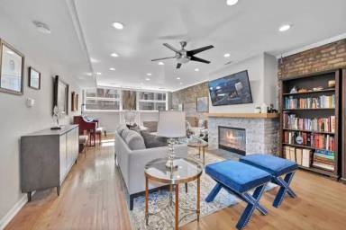 Main picture of 1340 N Wolcott Ave