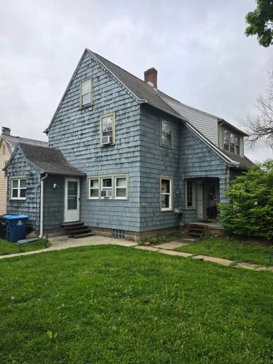 Main picture of 338 E College Ave