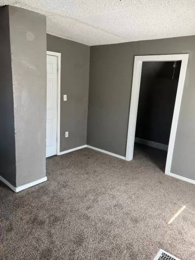 Main picture of 5035 E 9th St