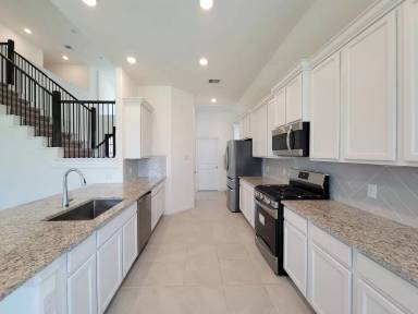 Main picture of 9422 Vista Falls Trce