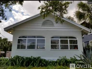 Main picture of 221 N Oleander Ave