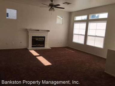 Main picture of 687 San Diego St