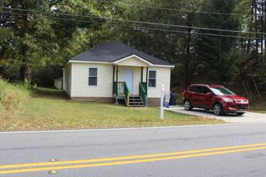 Main picture of 1357 Railroad Ave