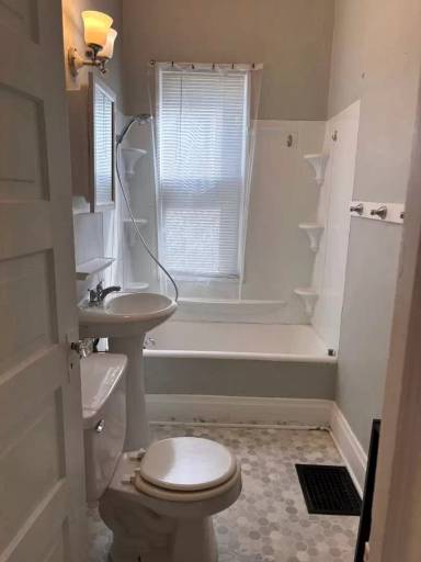 Main picture of 238-240 N Oakland Ave