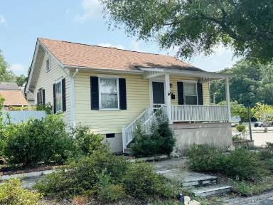 Main picture of 211 Marstellar St