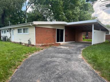 Main picture of 8437 January Ave