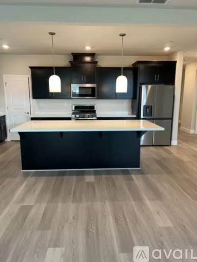 Main picture of 3104 Vaughn Way