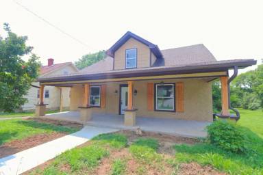 Main picture of 418 Highland Ct
