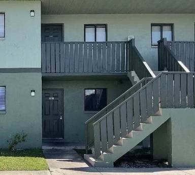 Main picture of 1566 University Ln