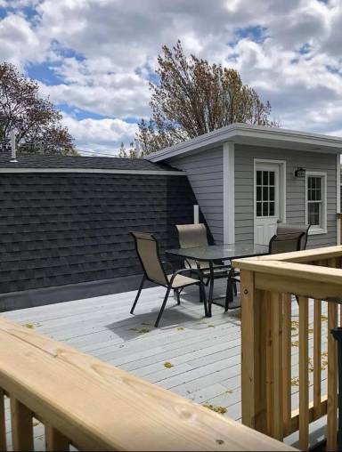 Main picture of 175 Pleasant St