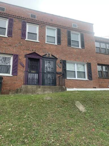 Main picture of 4913 Just St NE