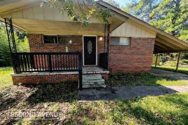 Main picture of 449 Burgundy Rd