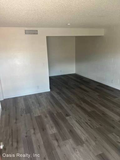Main picture of 595 S Royal Crest Cir