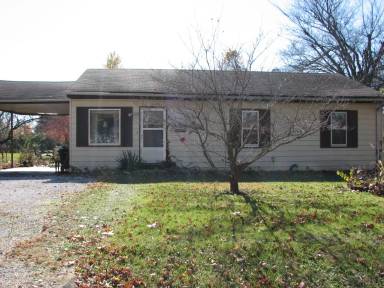Main picture of 2426 E Commercial St