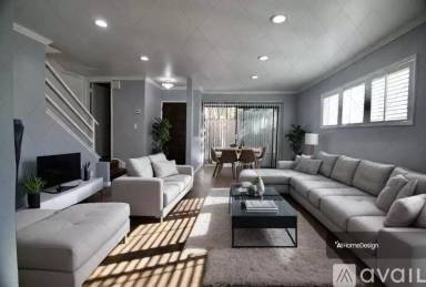 Main picture of 366 S Barrington Ave