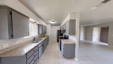 Main picture of 190 W 9th St