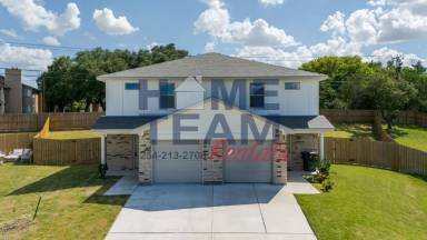 Main picture of 305 Agua Chiquita Ct