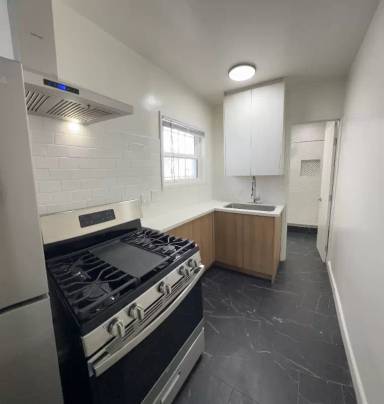 Main picture of 1871 Pacific Ave