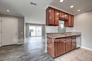 Main picture of 21921 Rimhurst Dr