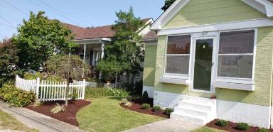 Main picture of 307 Helm St
