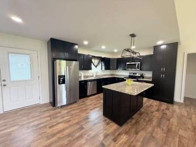 Main picture of 900 Howser Rd
